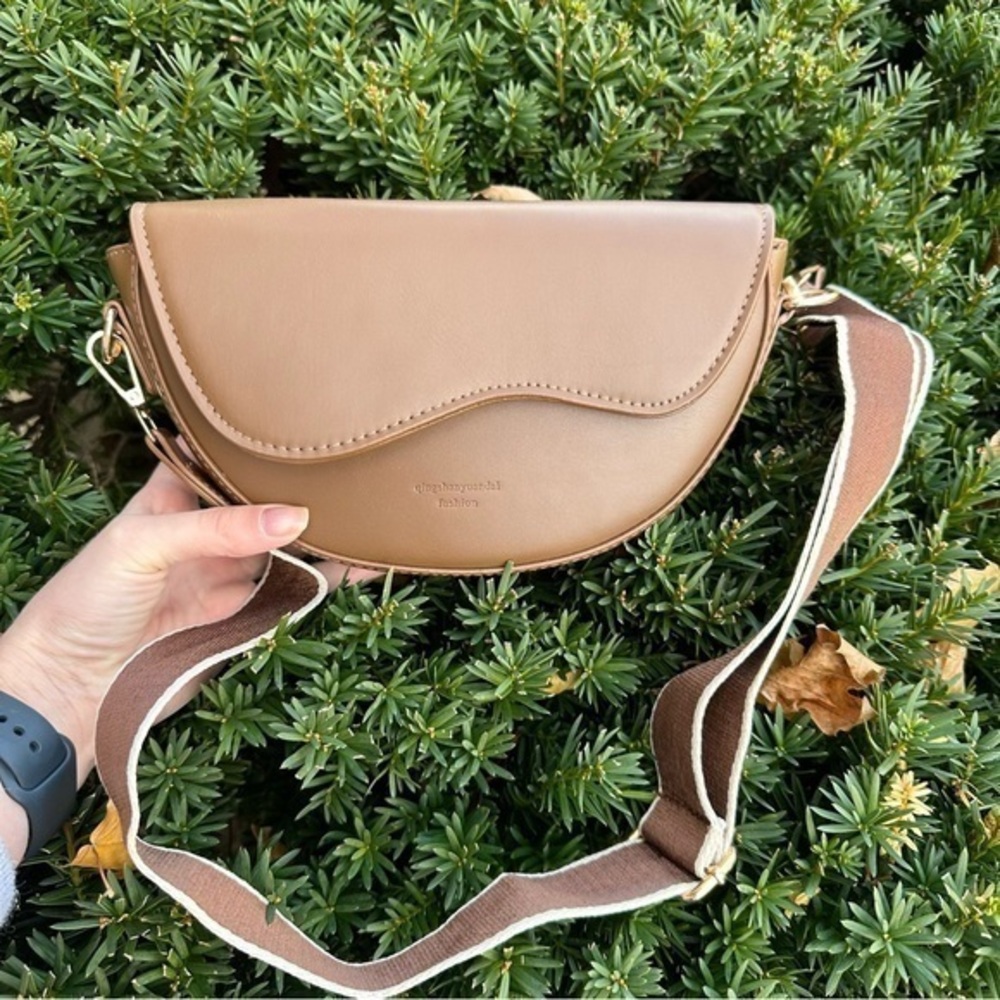Unisex Brown Saddle Bag / camera bag with Wide Strap crossbody